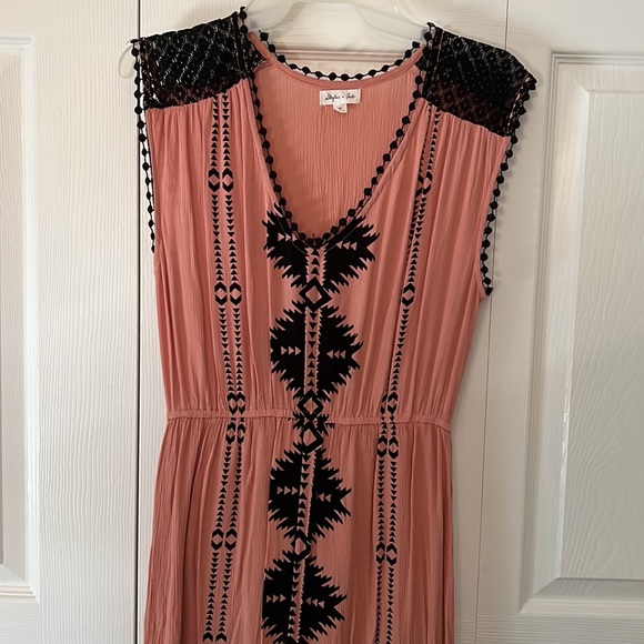 Skylar & Jade Aztec Maxi - Picture 2 of 6